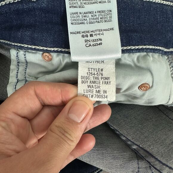 MOTHER Jeans The Pony Boy Ankle Fray Jeans Lure me In  Wash Raw Hem Women Sz  28 - Picture 12 of 14
